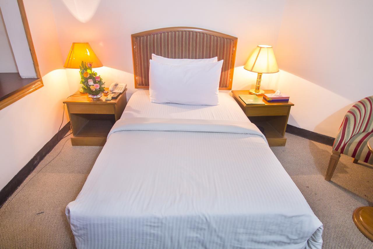 Hotel Swiss Park 达卡 外观 照片